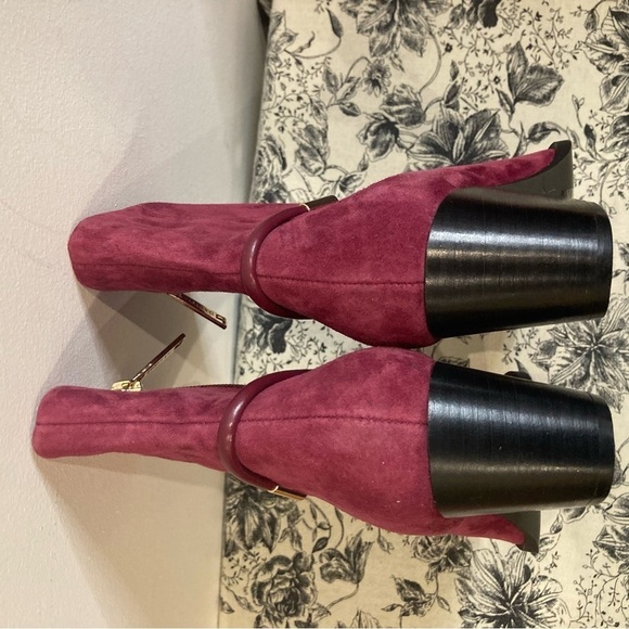 IMNYC  Sz 7.5 Isaac Mizrahi Suede w/ Gold Accent Stacked Heel Frances Booties - Picture 9 of 14